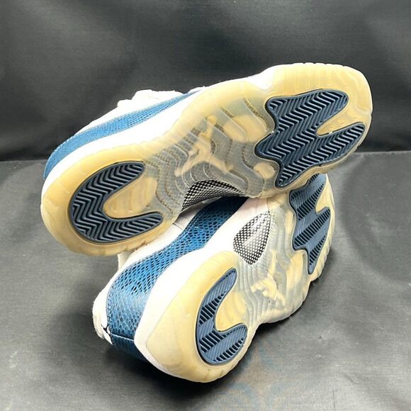 Air Jordan 11 Retro Low GS 'Navy Snakeskin' (2019) - Picture 9 of 10